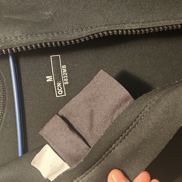 Wetsuit - Picture 4 of 7